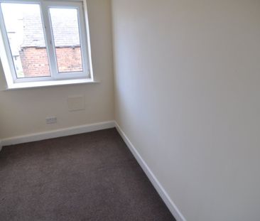 3 bed Terraced - To Let - Photo 5