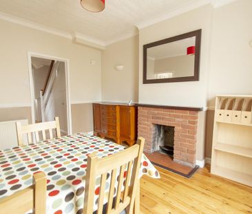 5 bedroom detached house to rent - Photo 2