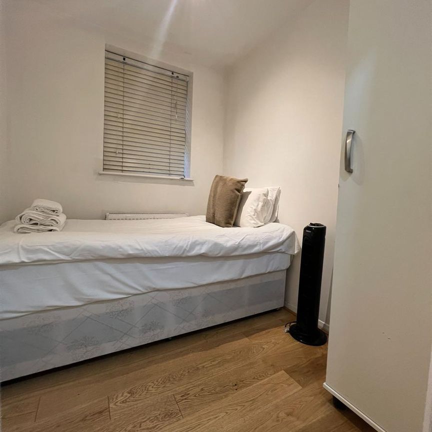 Maple Street, W1T, London - Photo 1