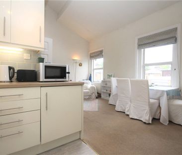 Arlington Gardens, London, W4 4EZ - Photo 2