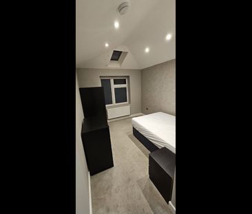 Room in a Shared Flat, Prout Grove, NW10 - Photo 4