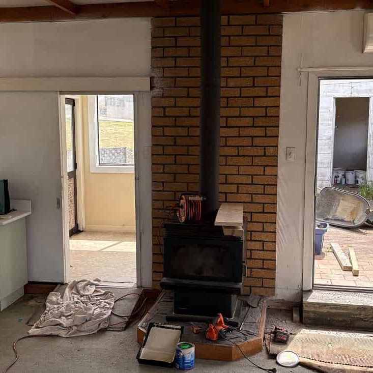 Charming 3BR Home with Courtyard & Deck - Photo 1