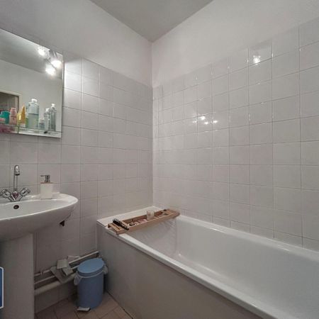 Location Appartement 2 pièces 48m² LYON 3ème - Photo 3