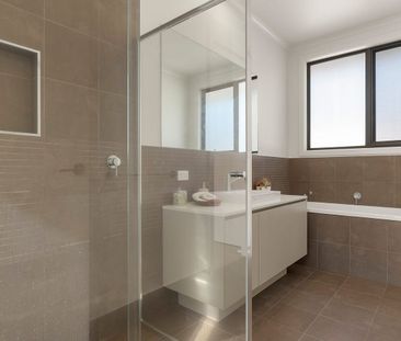 Premium 4 Bedroom Family Home in Exclusive Sienna Estate - Photo 1