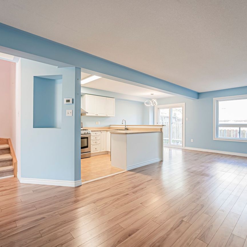 For Lease - 1290 Heritage Way Unit# 33, Oakville, Ontario - Photo 1