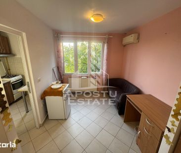 Garsoniera de inchiriat, centrala proprie în zona Complexul studențesc - Fotografie 1