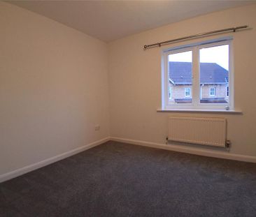 2 bedroom end of terrace house to rent - Photo 2