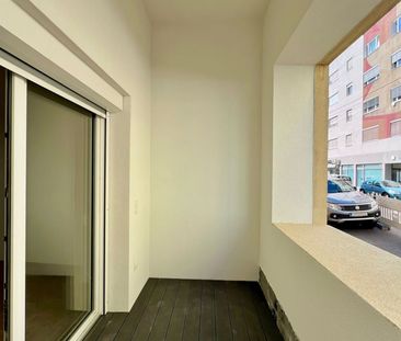 Generalsanierte 2-Zimmerwohnung mit Terrasse zum Innenhof - Provisi... - Foto 1