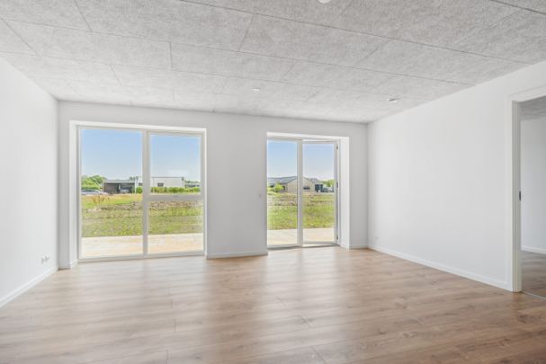 Moderne energivenlig 1-plans rækkehus på Skovvang - Foto 1