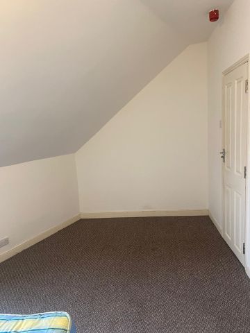 Room in a Shared House, Sussex Place, BS2 - Photo 2