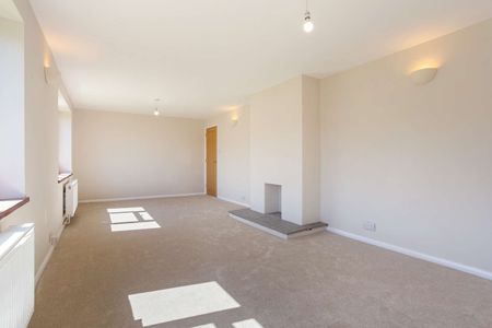 A beautifully refurbished cottage with far reaching views of the Hampshire countryside. *Please Note - We are aware that there is planning in the local vicinity https://pophamlogistics.co.uk - Photo 4