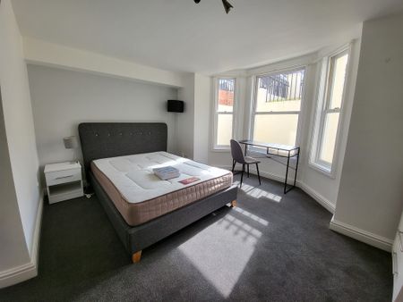 3 Bed Student Accommodation - Photo 5