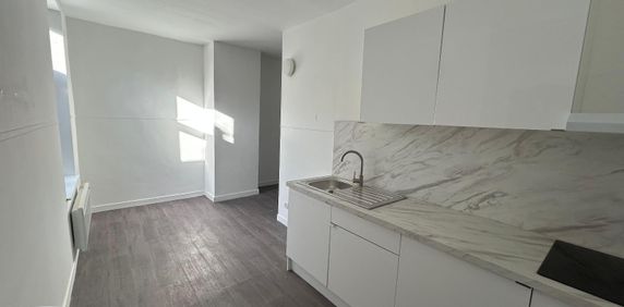 Location Appartement 2 pièces 49m² ARMENTIERES 59280 - Photo 2