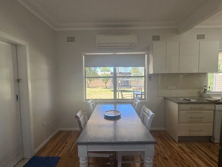 Family Friendly Home - Photo 3