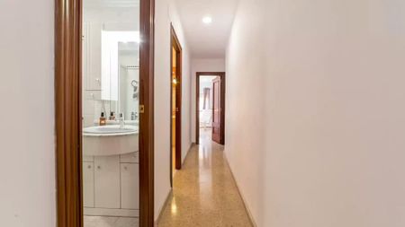 Avenida de Ausiàs March, Valencia, Valencian Community 46006 - Photo 2