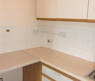 1 bedroom retirement property to rent - Photo 5