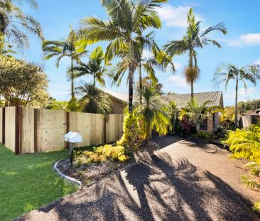 2 Street Frontage - Spacious Home - Photo 4