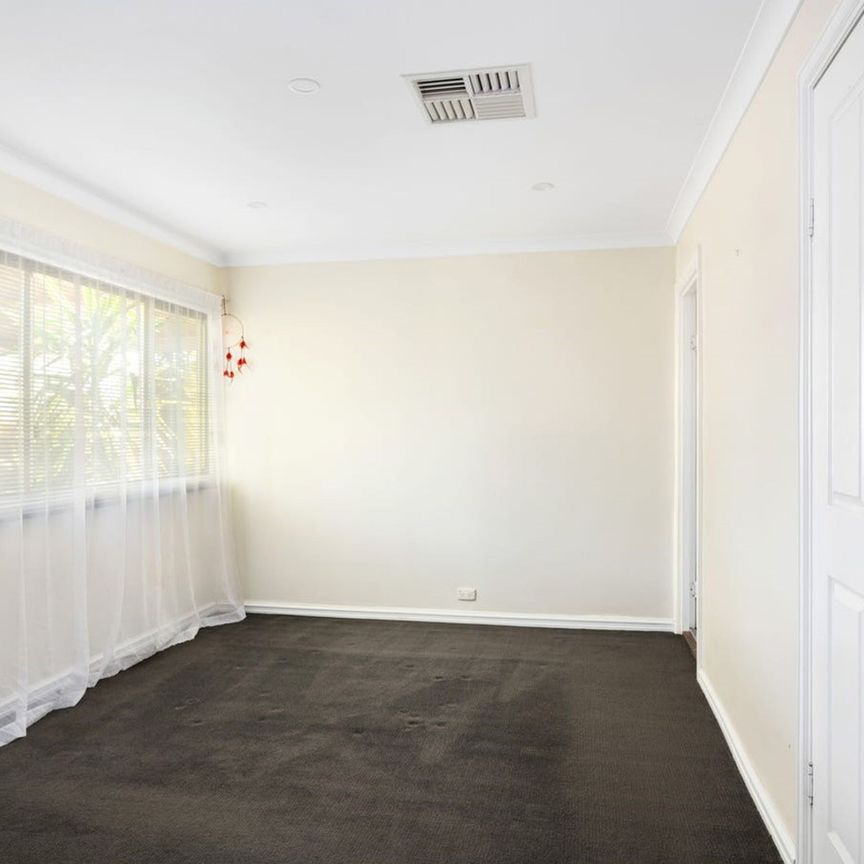 Located in a quiet pocket of South Kalgoorlie, this well-presented home offers space, comfort and practicality on a generous block. - Photo 1