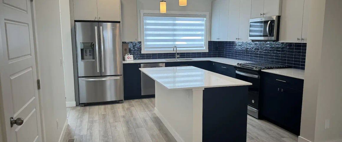 New Duplex 3 bed 3 washroom full house including basement for rent — 3 Bedrooms+ Den Duplex - Photo 1