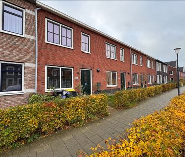 Leuk gelegen tussenwoning met 3 slaapkamers. - Foto 2