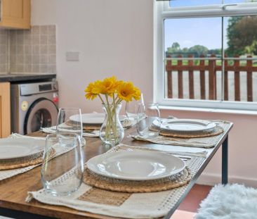 2 bedroom terraced house to rent - Photo 2