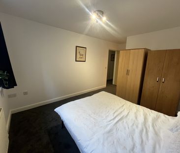 2 Bed Flat, Alexandra Park House, M16 - Photo 2