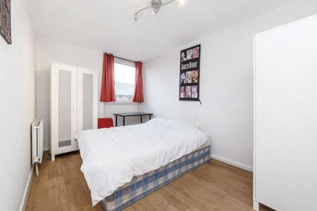 3 bedroom flat to rent - Photo 2