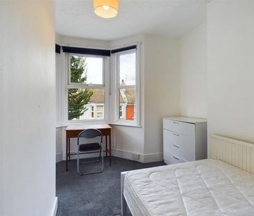 6 bedroom terraced house to rent - Photo 5