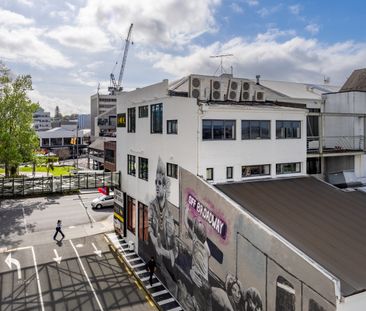 Modern, Furnished Apartment with Carpark - Photo 6