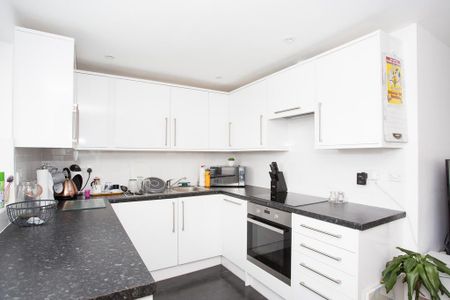 2 bedroom apartment to rent - Photo 2