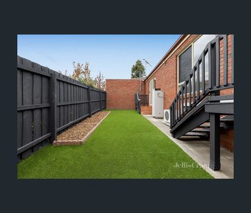 2/31 Rokewood Cres, Meadow Heights, Vic 3048 - Photo 5