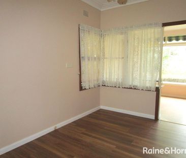 Three Bedroom Home! - Photo 6