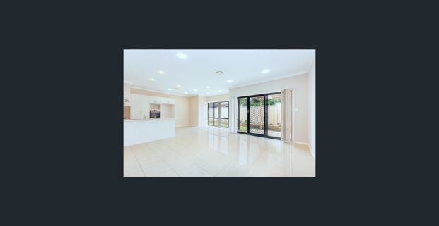 Luxury 3 Bedroom Home - Photo 1