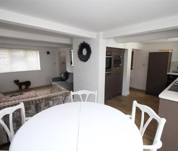 2 bedroom cottage to rent - Photo 3