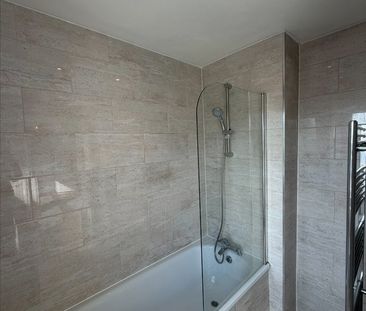 Studio Flat, High Road, N12 - Photo 1