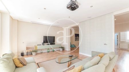 Piso de alquiler en C. de Los Caños del Peral, Palacio - Foto 3