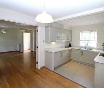 3 bedroom end of terrace house to rent - Photo 5
