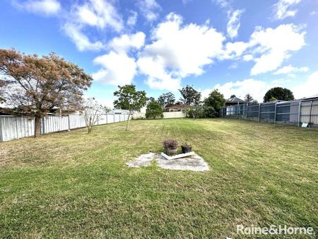 Renovated Family Home - Photo 2