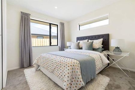 Beautiful 3 Bedroom Family Home - Photo 2