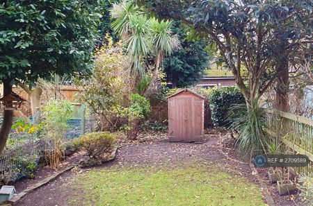 4 bedroom terraced house to rent - Photo 2