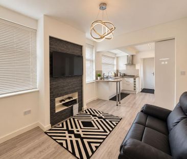 2 bedroom end of terrace house to rent - Photo 1