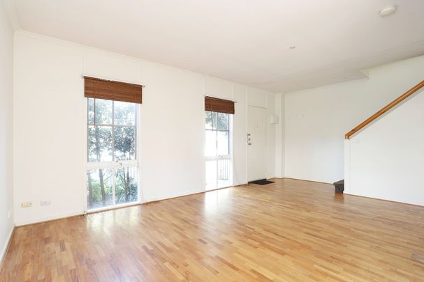 12 Neale Street, Kensington VIC 3031 - Photo 1