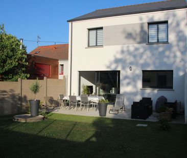 Location Maison 4 pièce(s) - 98 m² - Photo 2