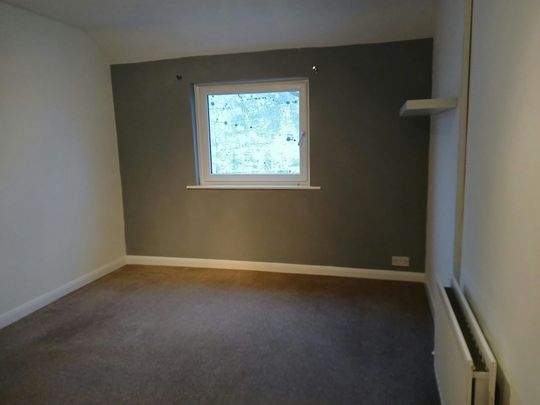Flat to rent on - Photo 1