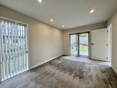 3 bedroom in Totara Vale - Photo 5