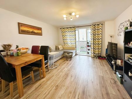 2 bedroom flat to rent - Photo 2