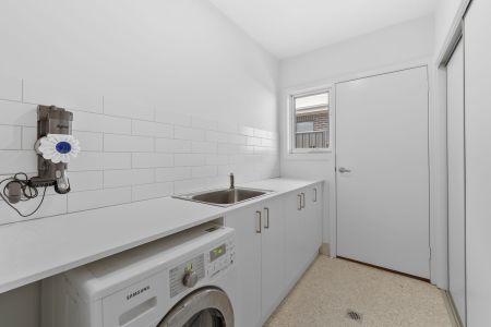 11 Keith Bain Crest, Whitlam ACT 2611 - House For Rent | Domain - Photo 4