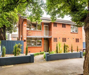 LOW MAINTENANCE LIVING! - Photo 4