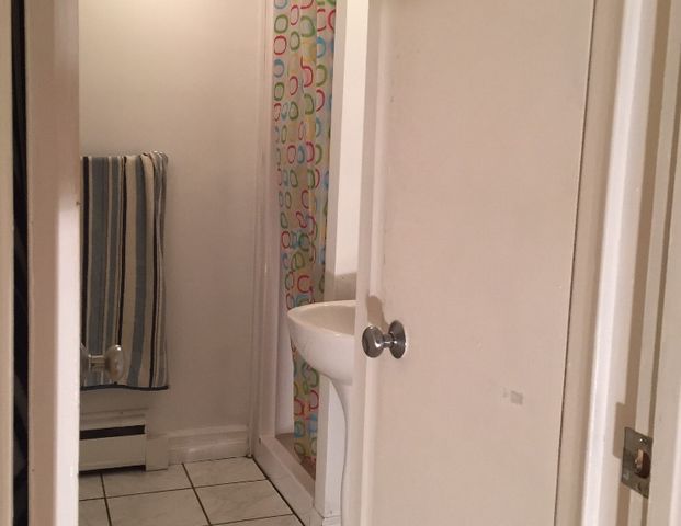 Québec – Appartement 4 1/2 à louer à 5 minutes de marche de l’Universite Laval - Photo 1