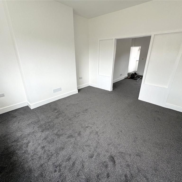 3 bedroom end of terrace house to rent - Photo 1